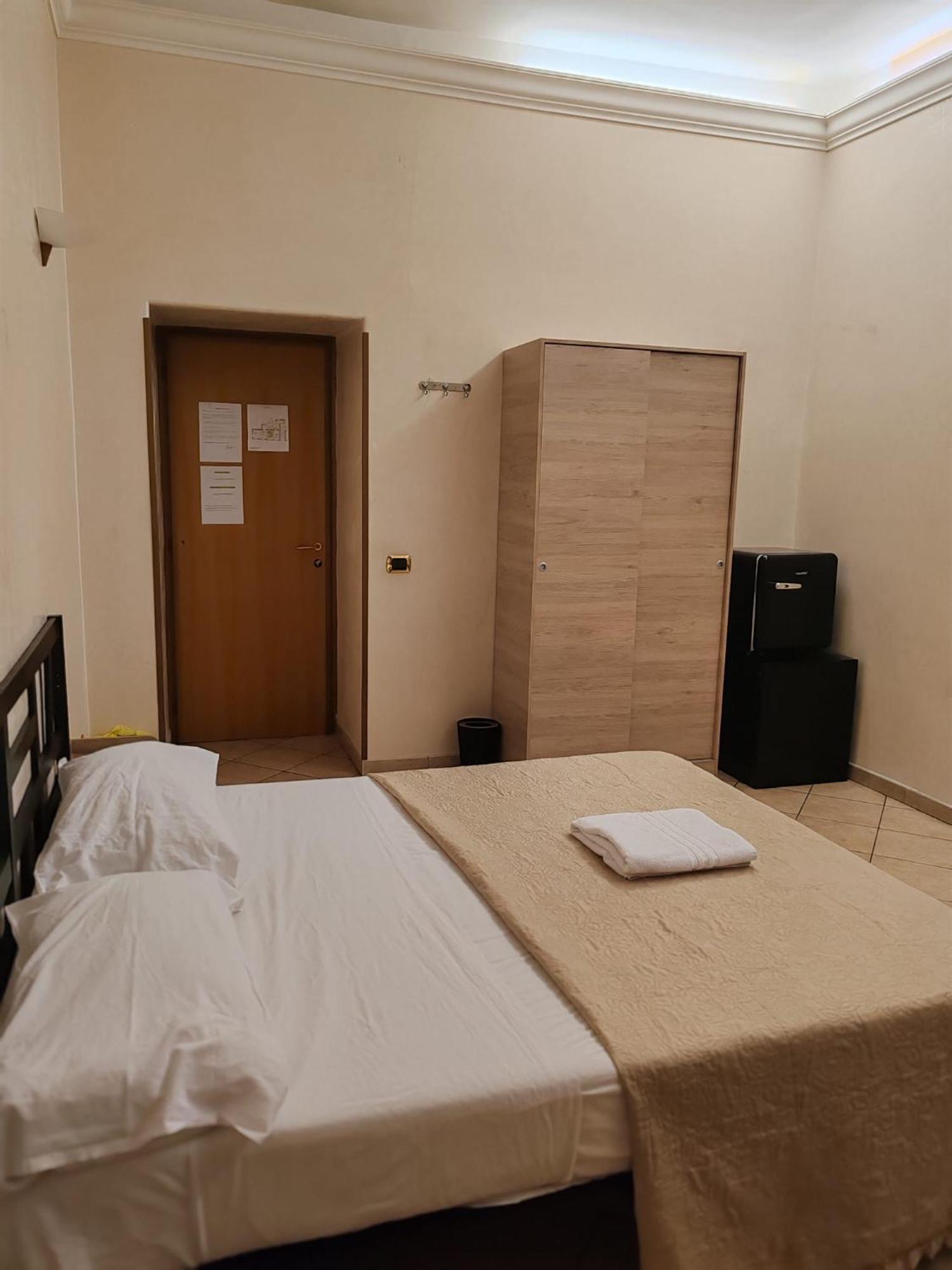 B&B Piazza Ragusa Rom Eksteriør billede